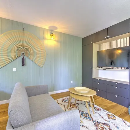 Brousse Brise - à Deux Pas De La *